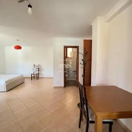 5 Minutes Away From Δυρράχιο